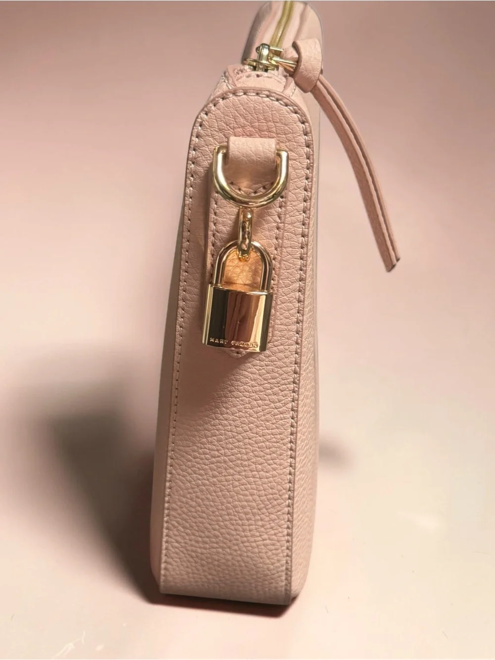 Marc Jacobs dimensions 25